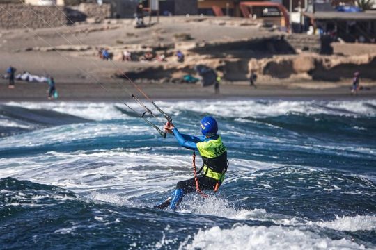 4-Day Private Kitesurfing Lessons for Beginners in Tenerife