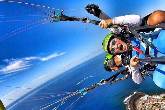 Acrobatic Paragliding Tandem Flight above south Tenerife