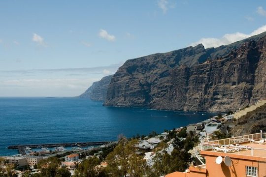 Tenerife Island Tour: Los Gigantes, Icod de Los Vinos & La Orotava