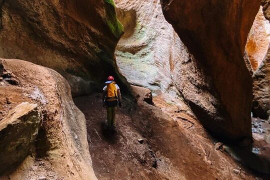 Canyoning in Los Arcos