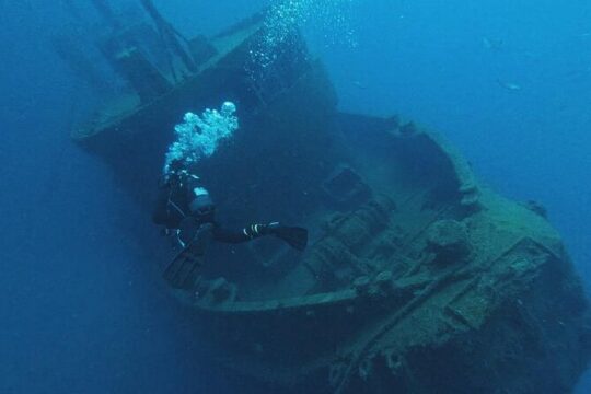 Diving Course in Wrecks in Tabaiba Wreck The Rock